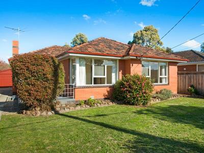 18 Worthing Avenue, Burwood East