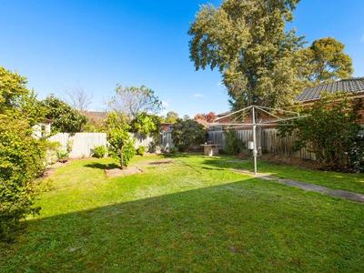 18 Worthing Avenue, Burwood East