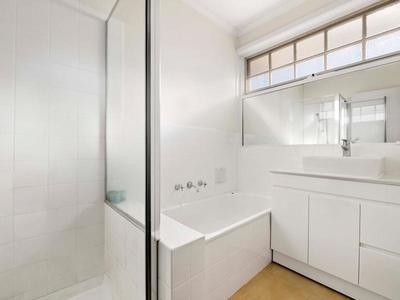 2 / 210 Warrigal Road, Camberwell
