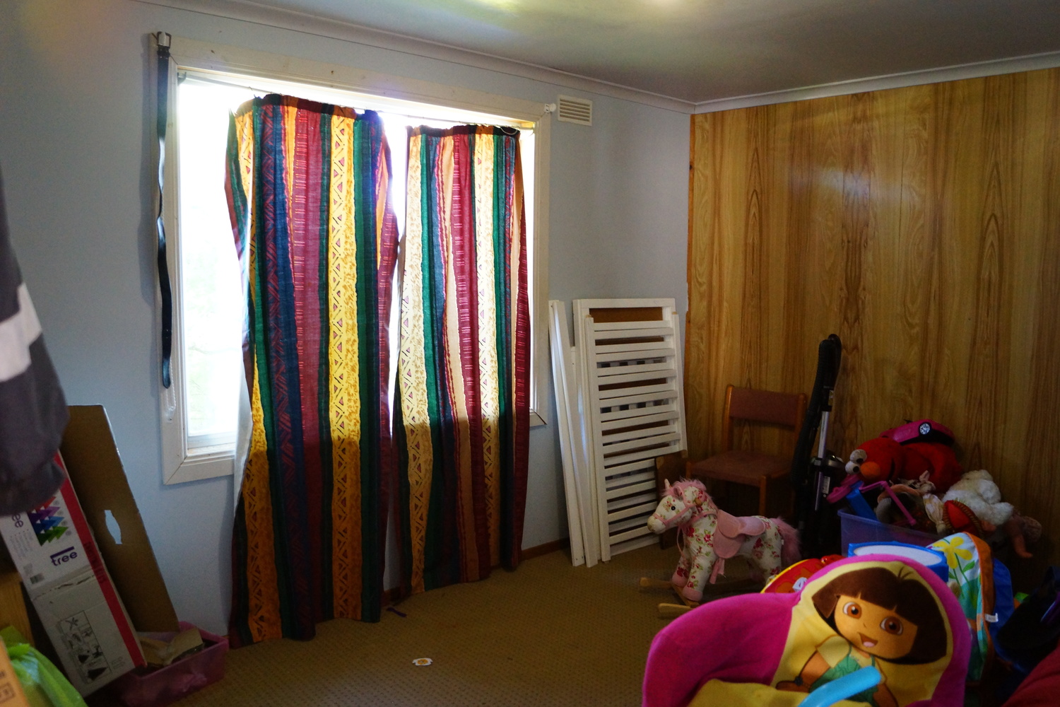 6 Felstead Avenue, Horsham