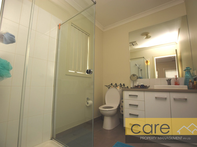 5 Waltzing Drive, Lynbrook