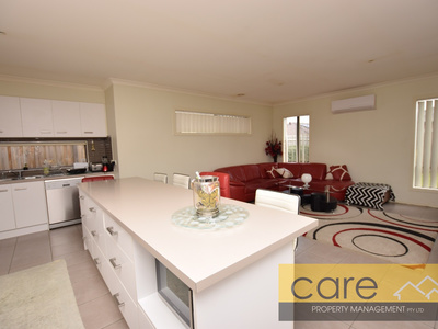 5 Waltzing Drive, Lynbrook