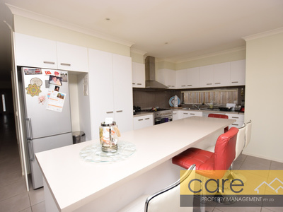 5 Waltzing Drive, Lynbrook