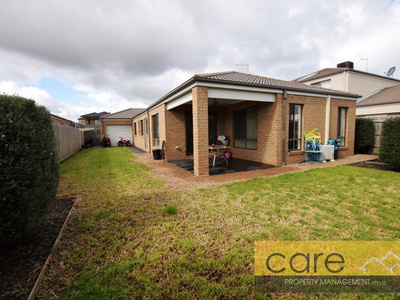 5 Waltzing Drive, Lynbrook