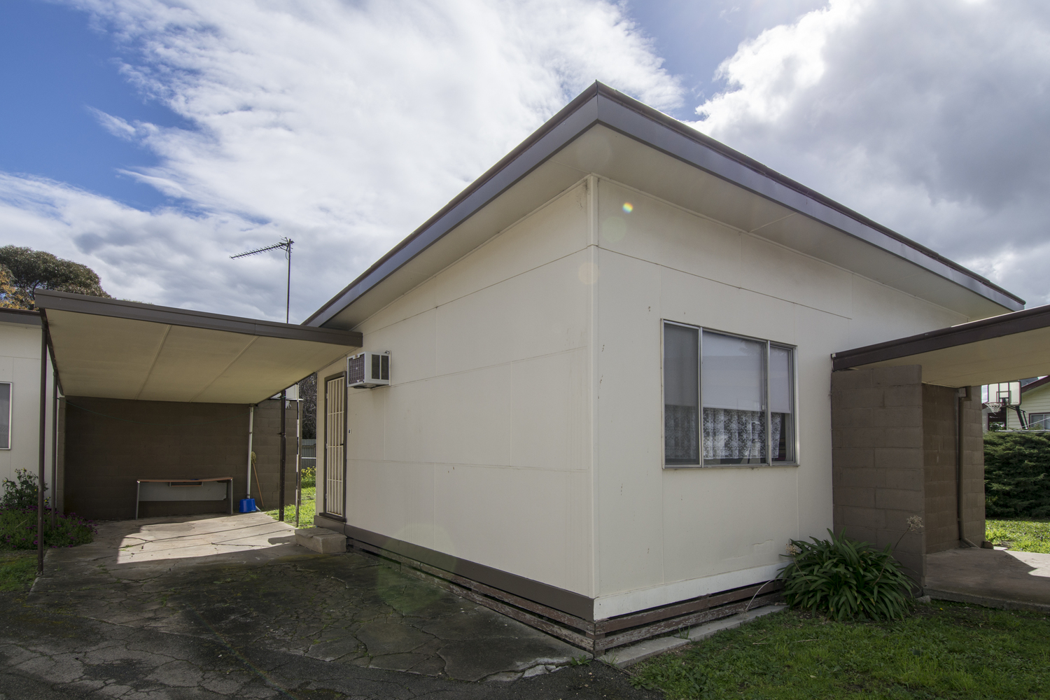 1-4 / 9 Burgess Street, Horsham