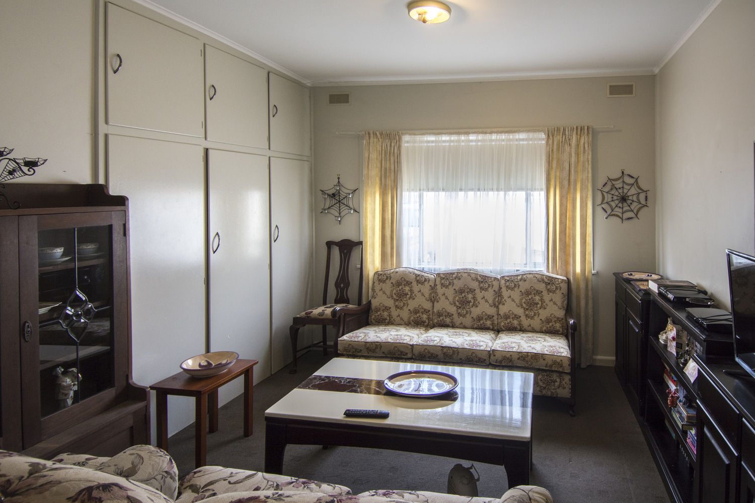 1-4 / 9 Burgess Street, Horsham