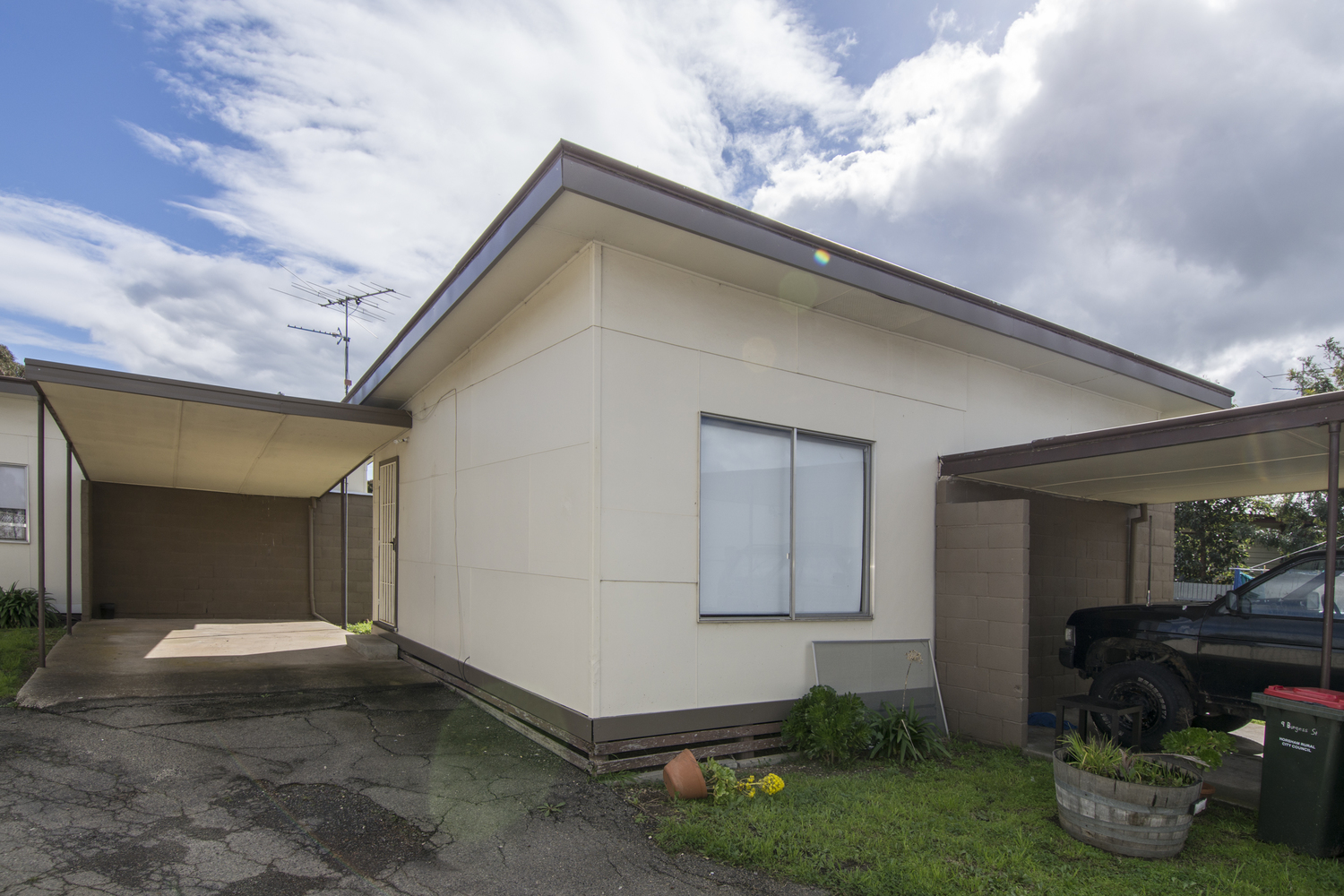 1-4 / 9 Burgess Street, Horsham