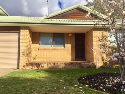 4 / 372 Leonard, Hay