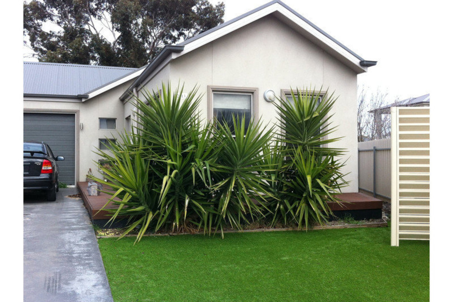Deakin Court, Horsham