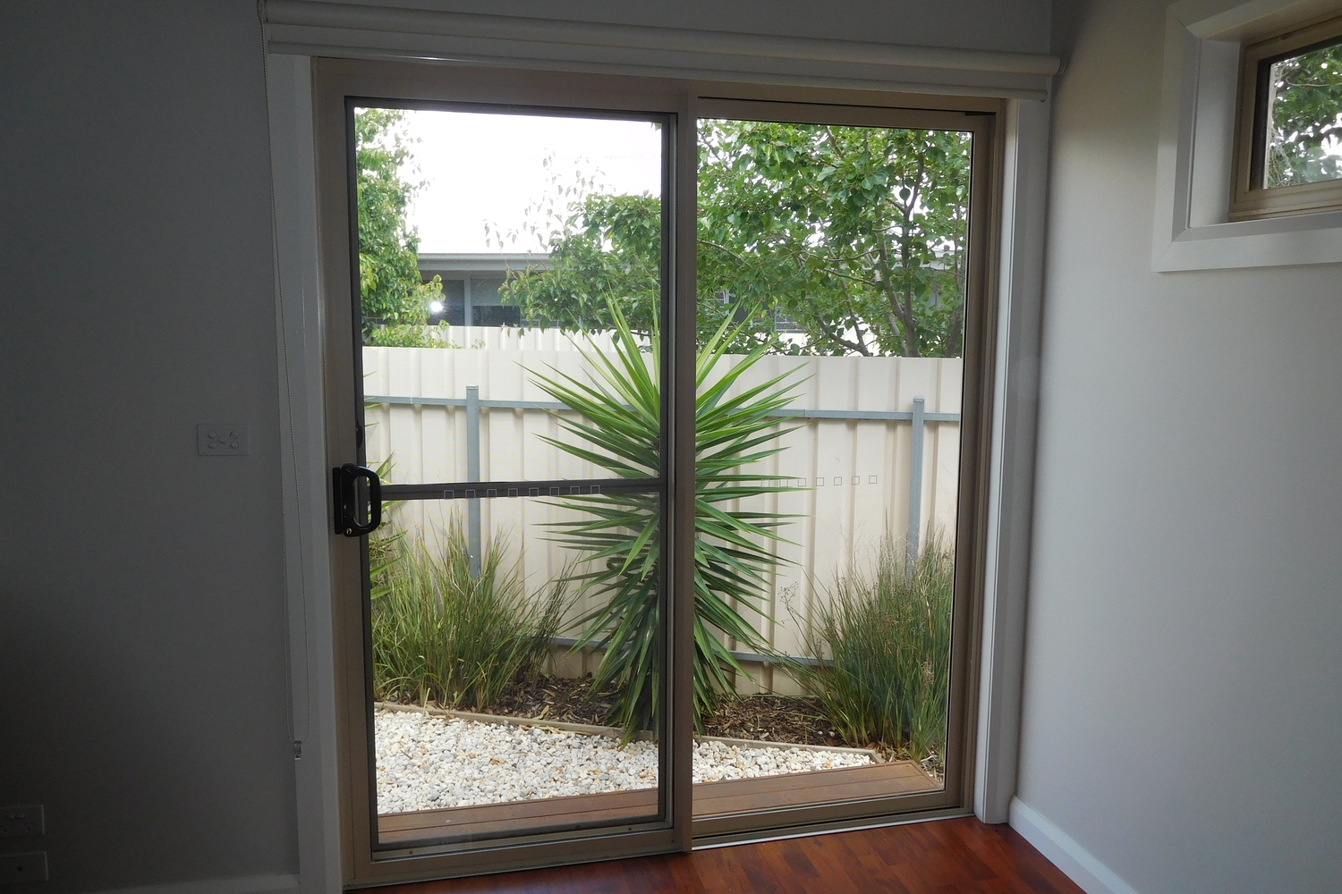 Deakin Court, Horsham