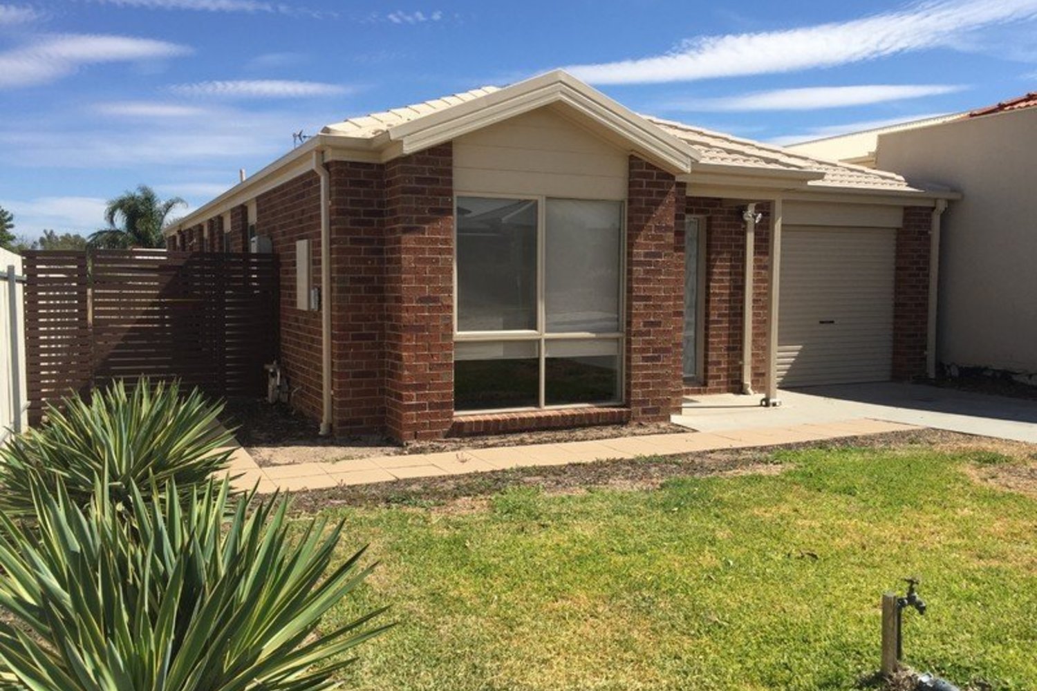 17 Lawson Close, Horsham