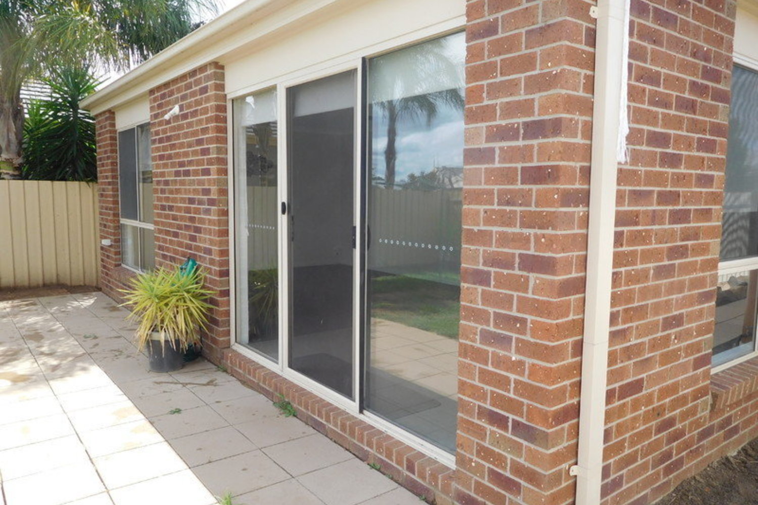 17 Lawson Close, Horsham