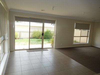 17 Lawson Close, Horsham