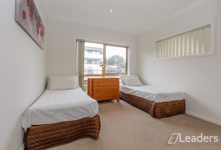 1 / 23 Barbara Avenue, Glen Waverley