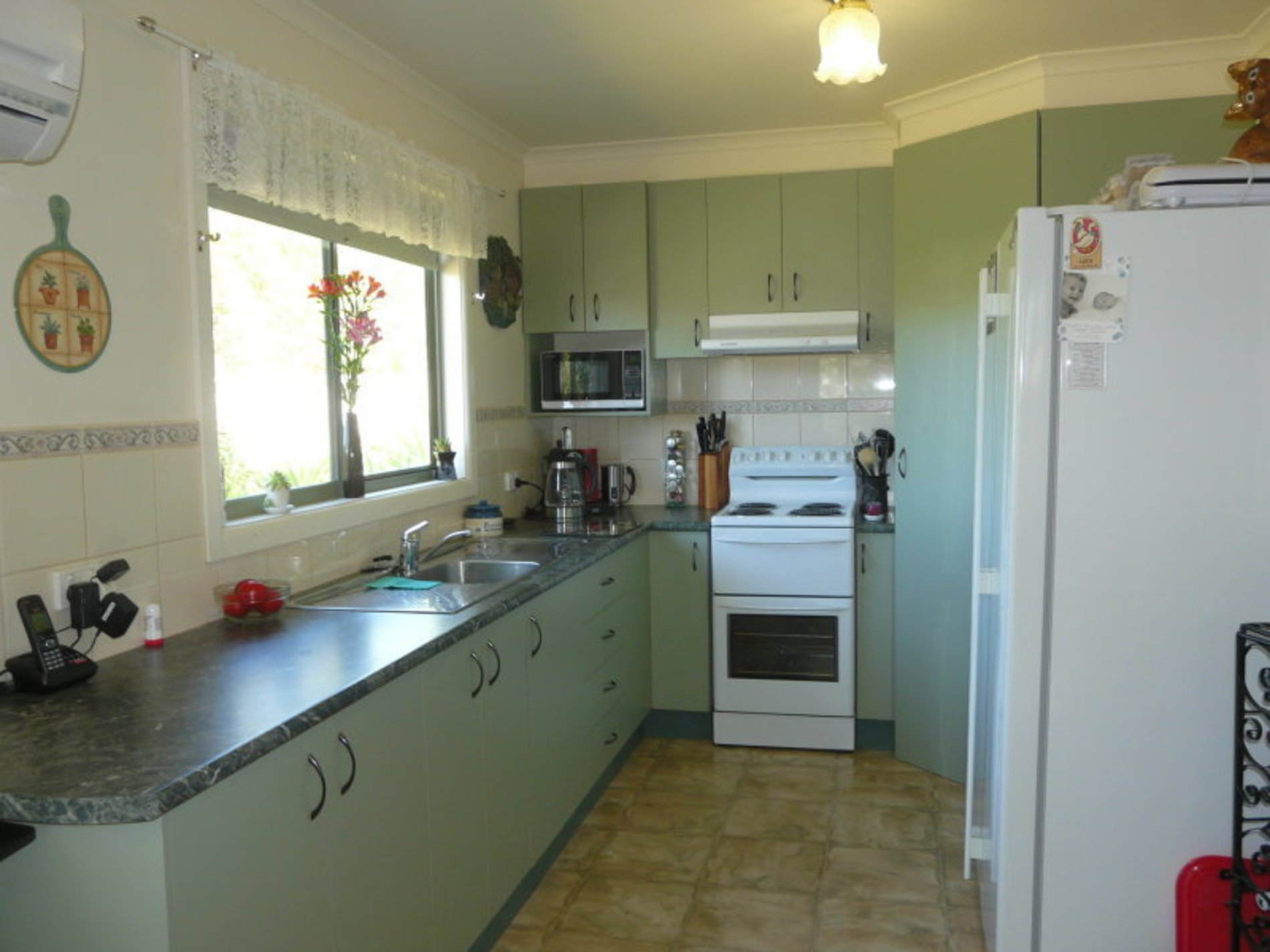 8 Corio Street, Murchison