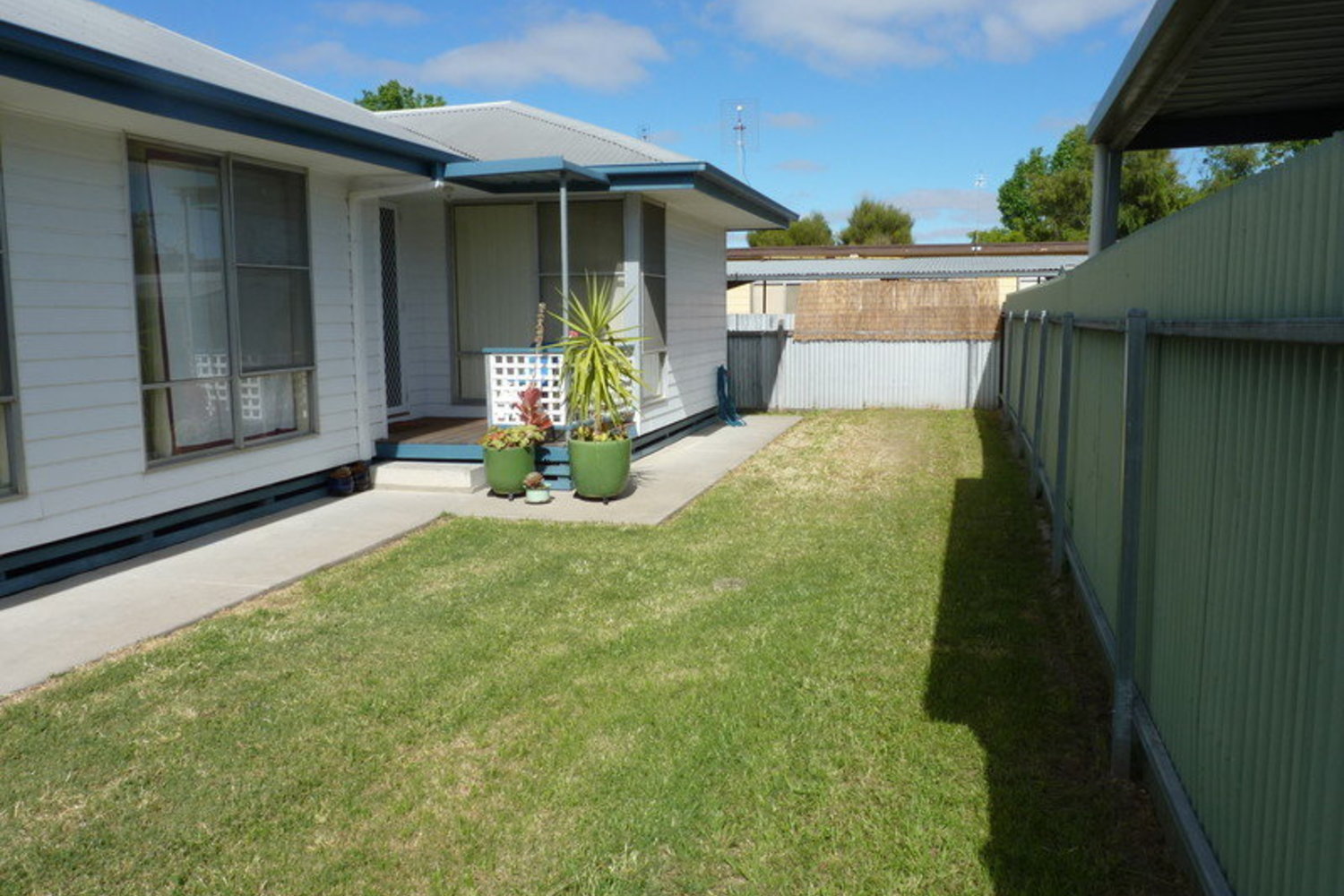 2 / 6 John Street, Horsham
