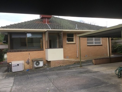 28 Village Avenue, Doncaster