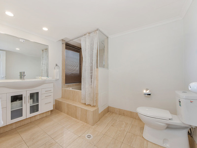 4TH FLOOR / 2 NINETEENTH AVENUE, Palm Beach