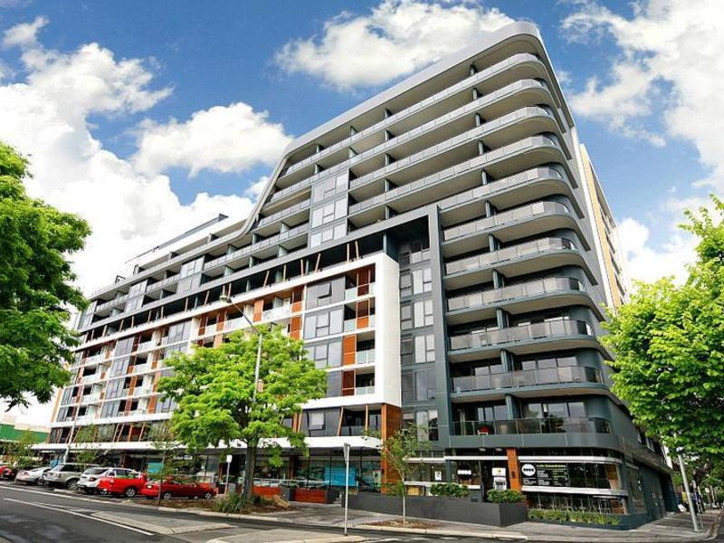 305 / 32 Bray Street, South Yarra