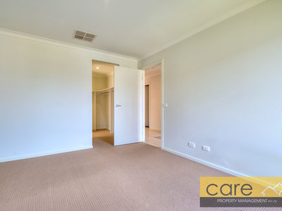 7 Canopy Drive, Cranbourne East