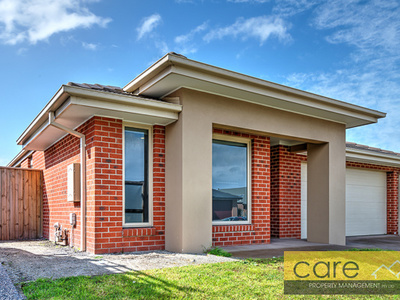 7 Canopy Drive, Cranbourne East