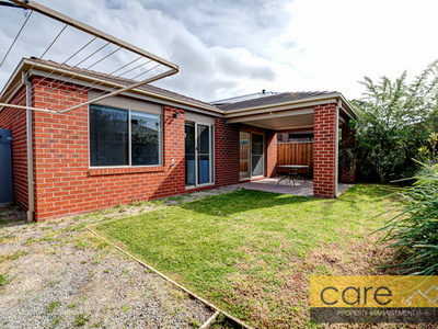 7 Canopy Drive, Cranbourne East