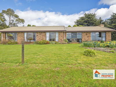 306 Village Lane, Somerset