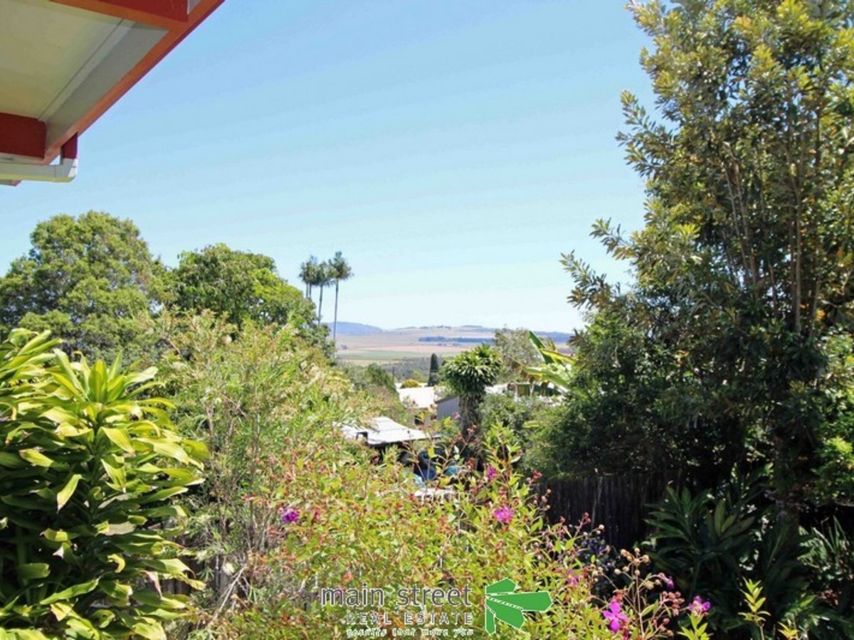 16 First Avenue, Atherton