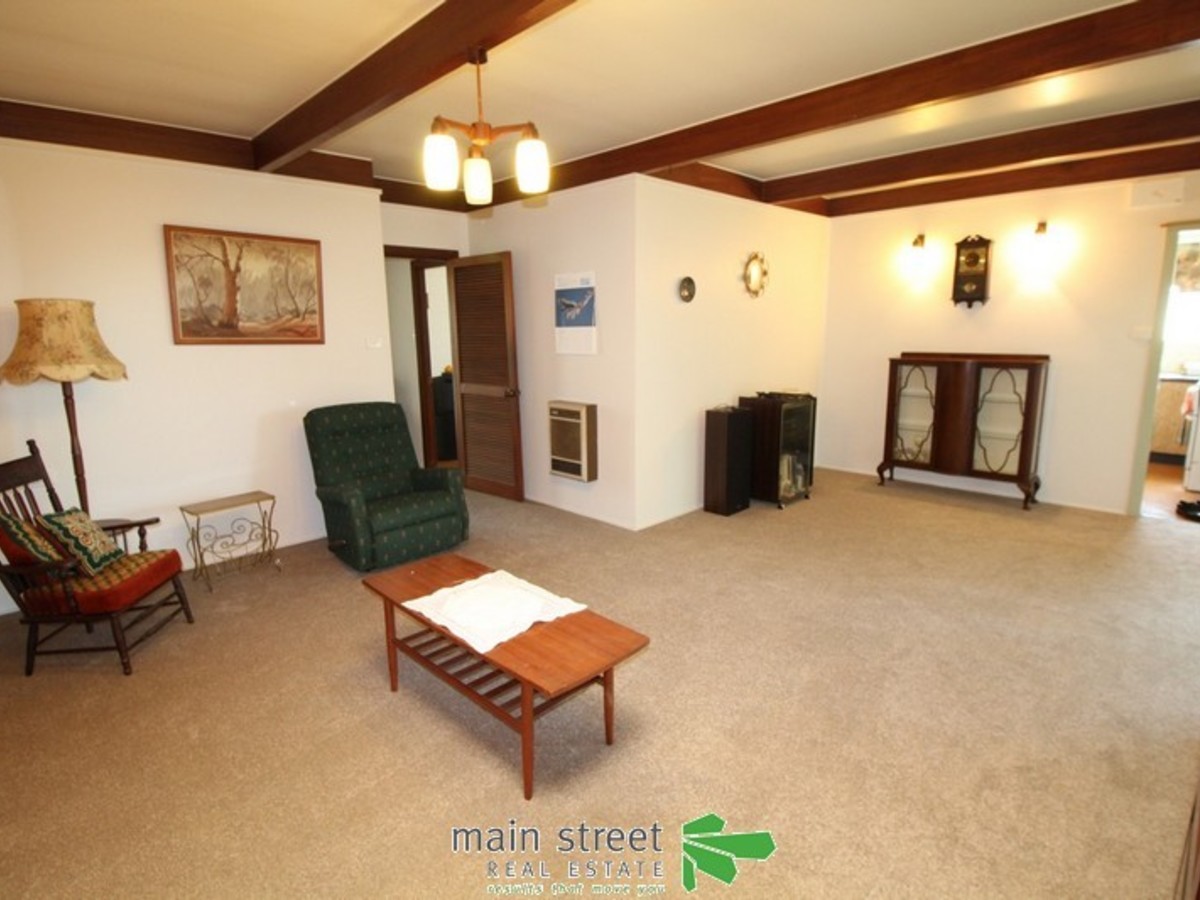 16 First Avenue, Atherton