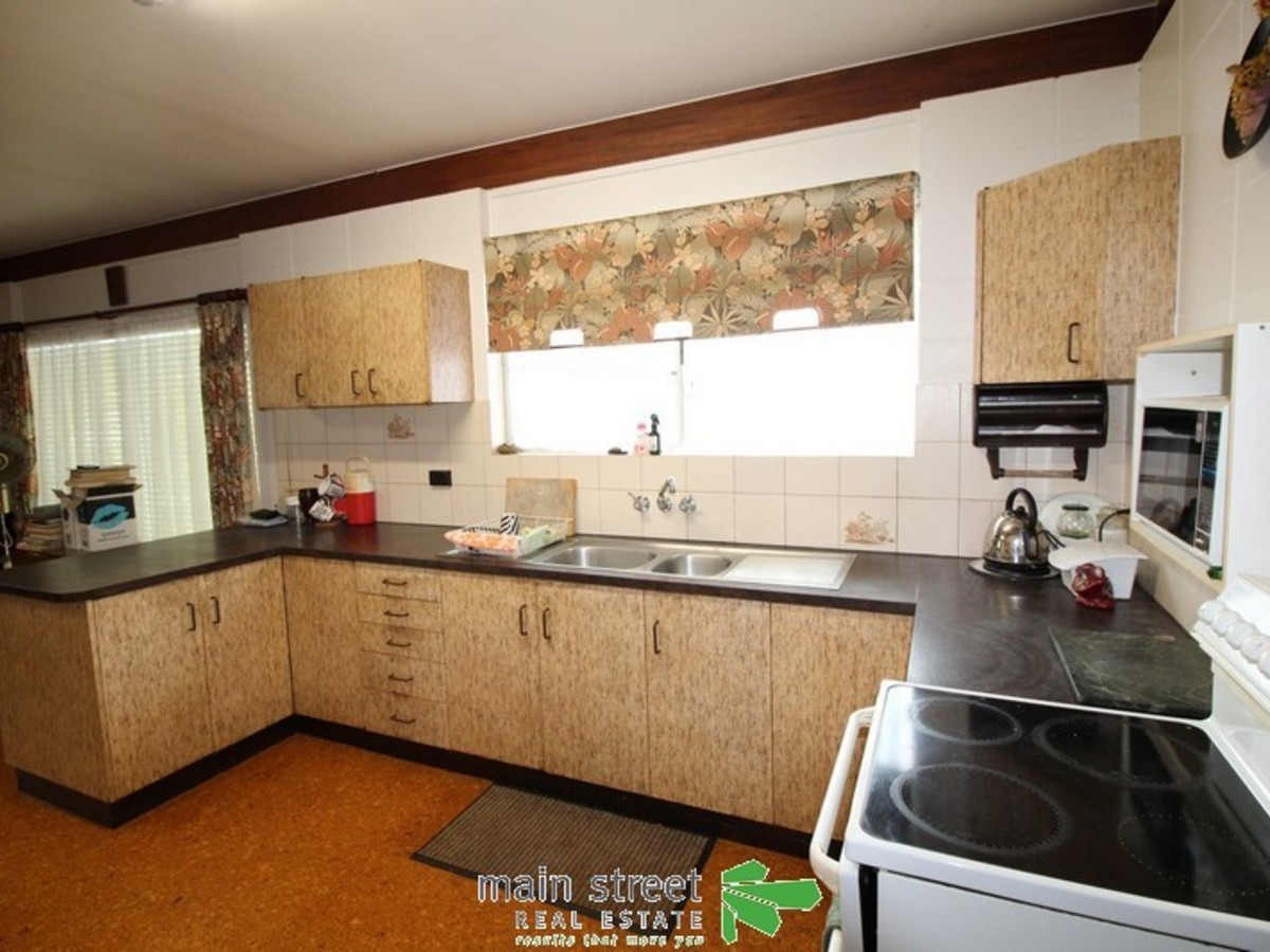 16 First Avenue, Atherton