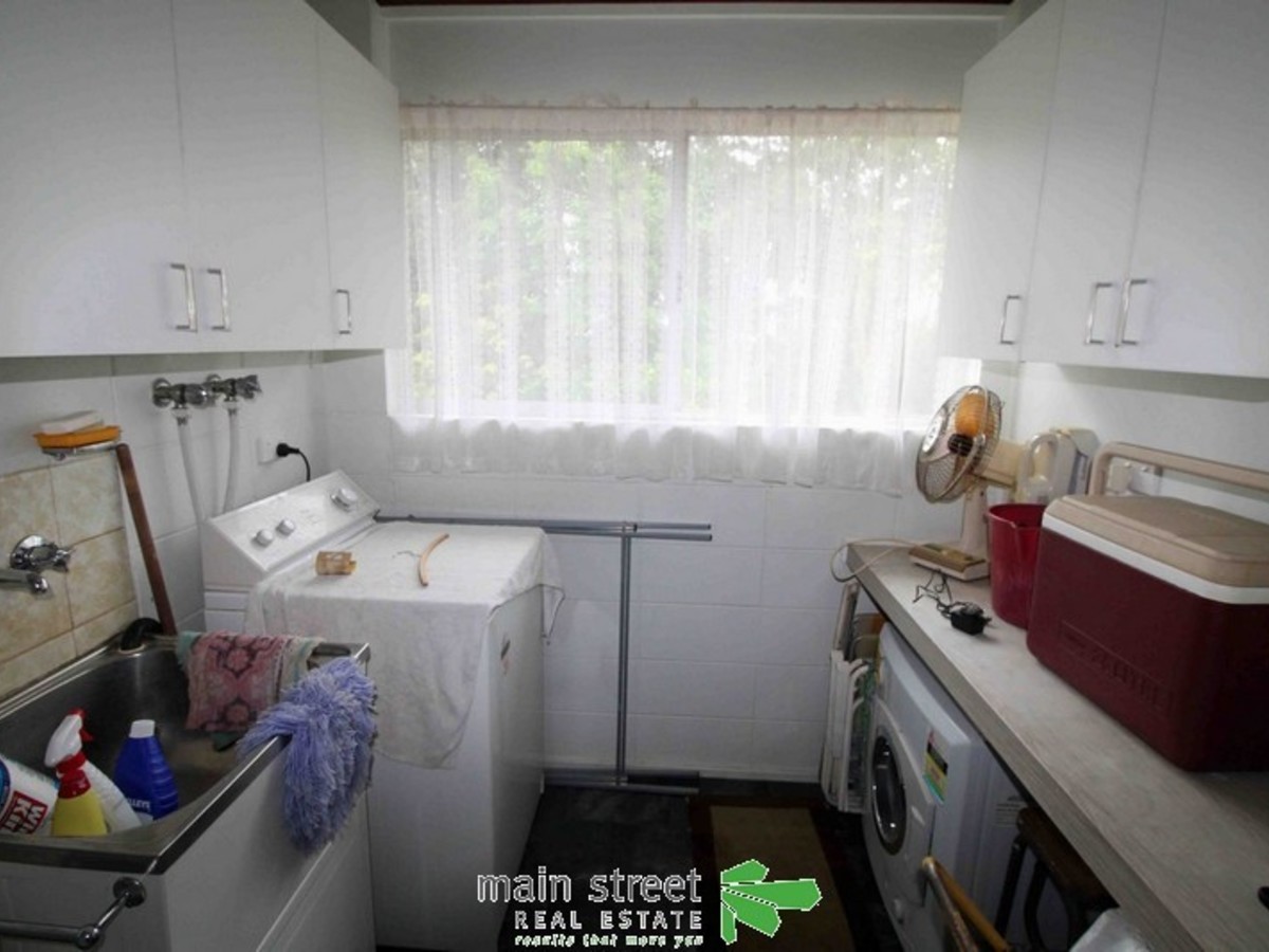 16 First Avenue, Atherton