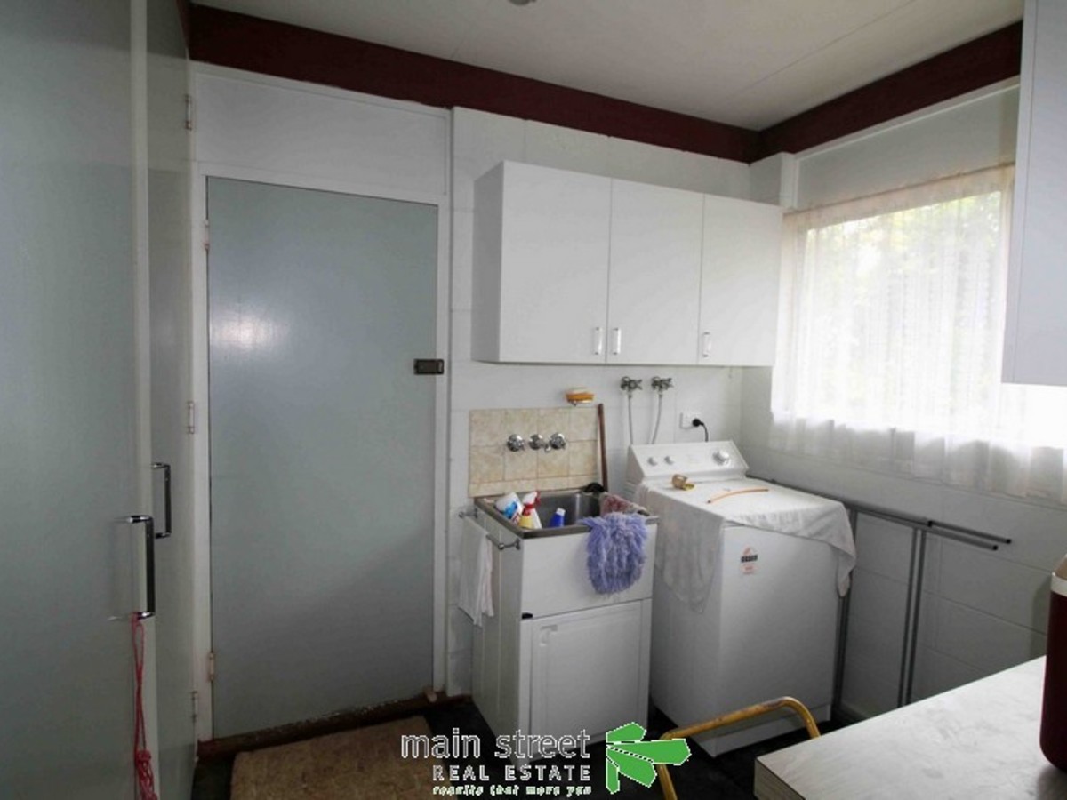 16 First Avenue, Atherton