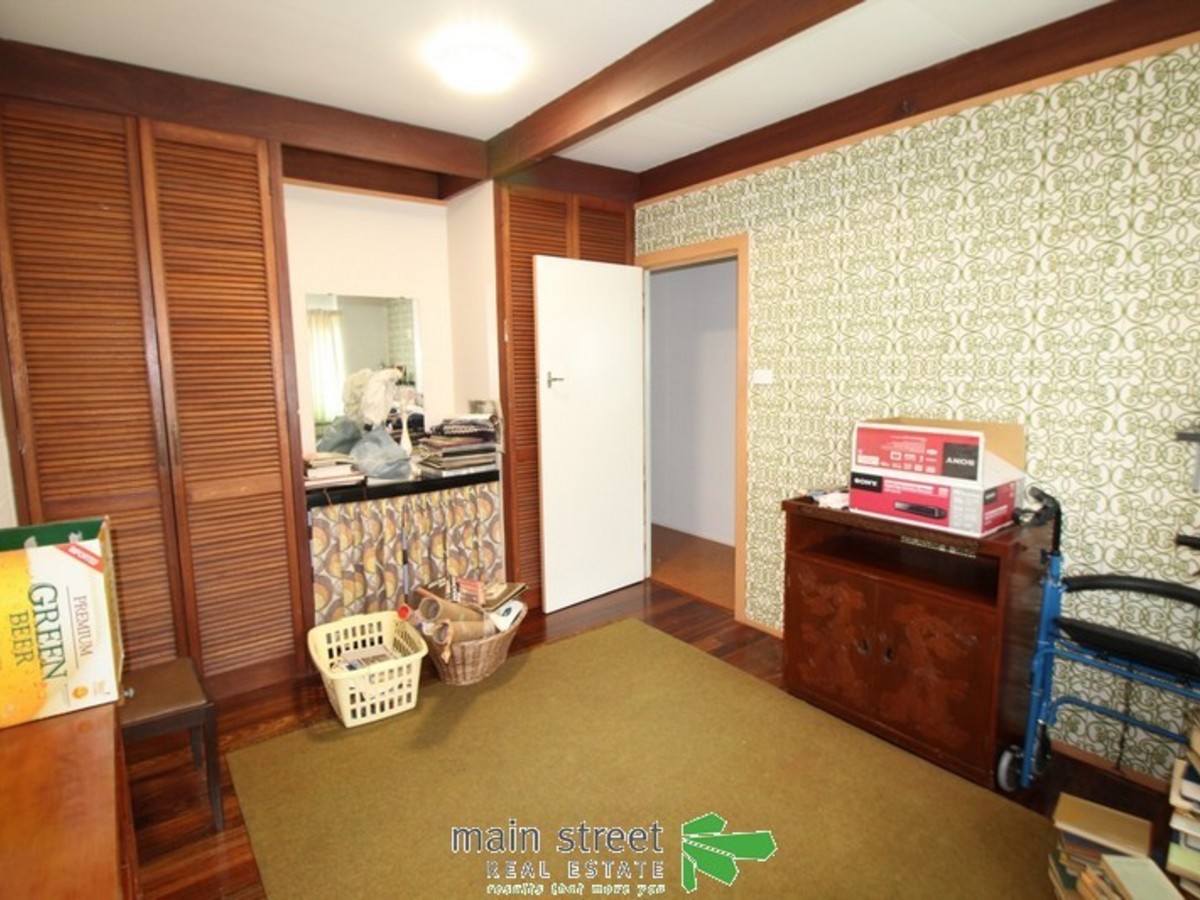 16 First Avenue, Atherton