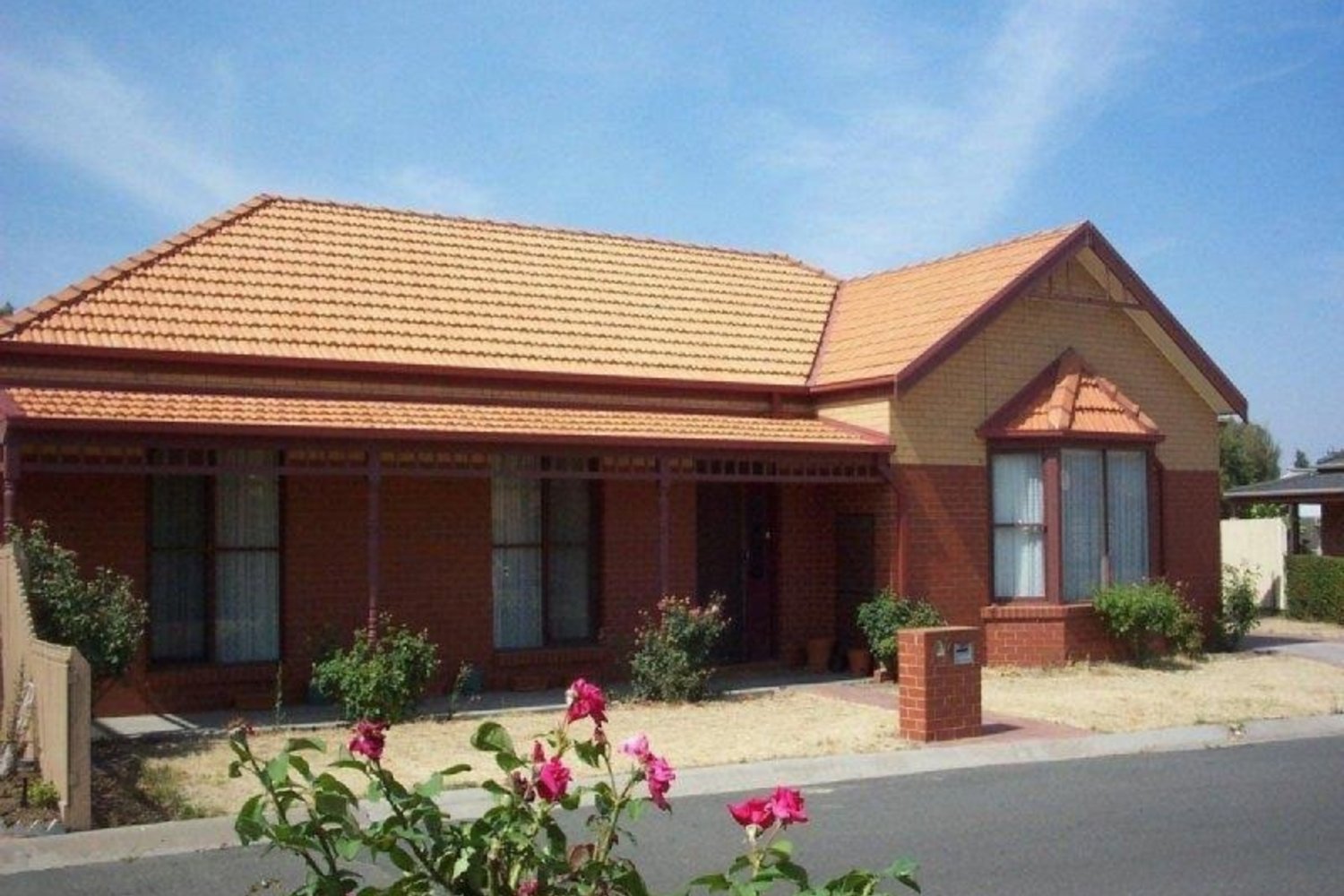 7 Hopkins Drive, Horsham