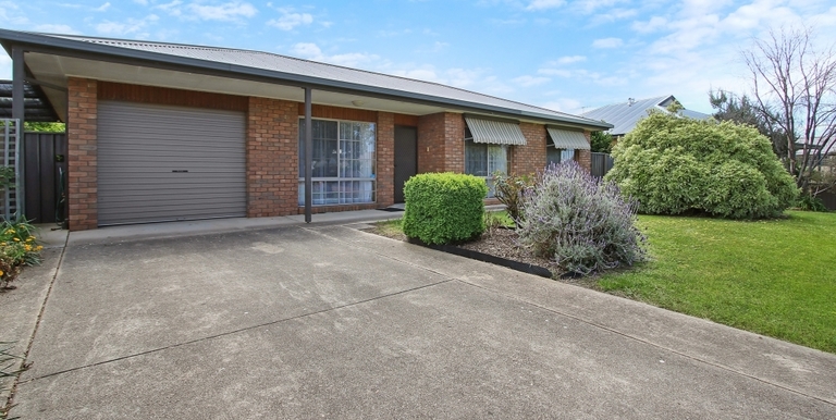 2 / 1 Kurrajong Court, Benalla