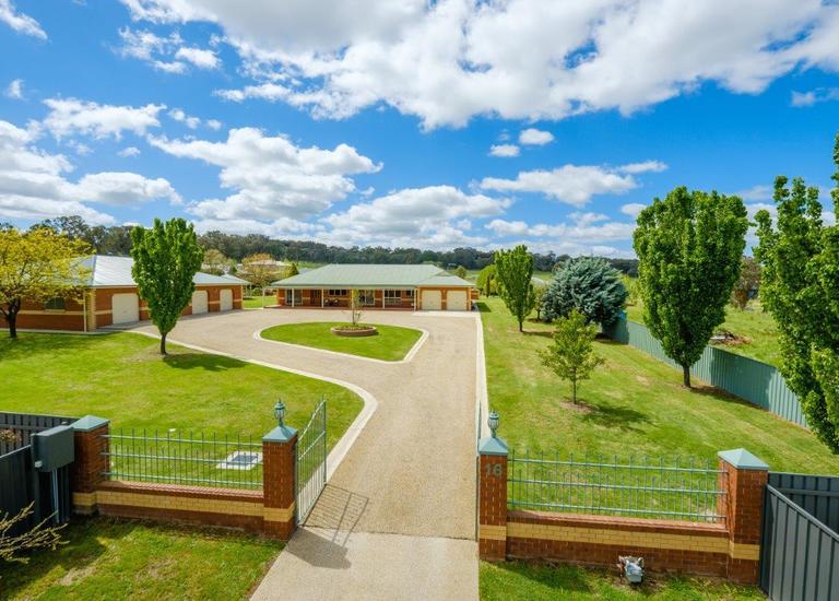 16 Clearwater Place, Thurgoona 16 Clearwater Place, Thurgoona