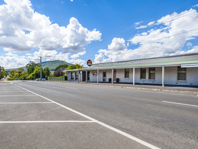 33 Smith Street , Macedon