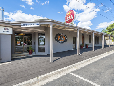 33 Smith Street , Macedon
