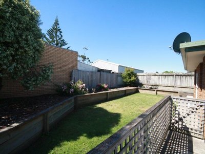 2 / 13 Jenner Street, Wynyard
