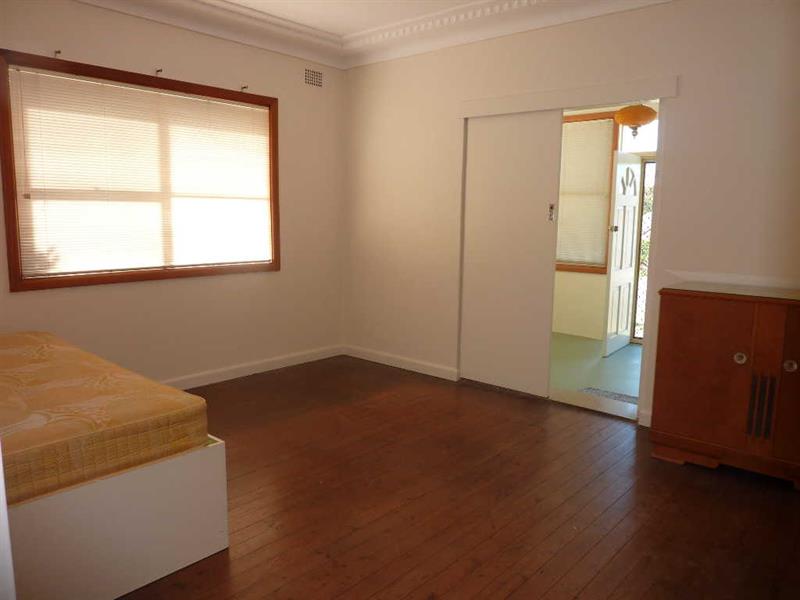 52 Stoney Creek Rd, Beverly Hills