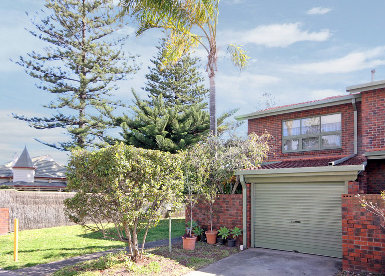 1 / 13 St Annes Terrace, Glenelg North