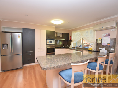 4 Lake View Drive, Narre Warren South