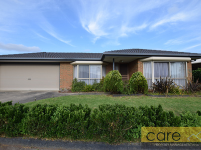 4 Lake View Drive, Narre Warren South