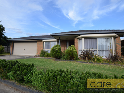 4 Lake View Drive, Narre Warren South