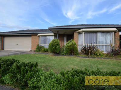 4 Lake View Drive, Narre Warren South