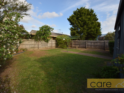 4 Lake View Drive, Narre Warren South