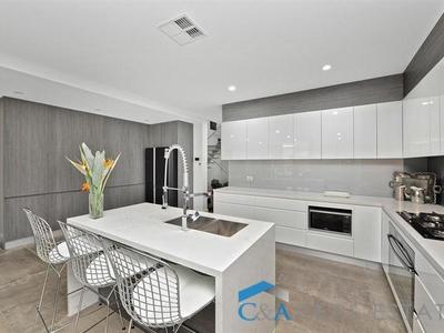 220 Auburn Rd, Auburn
