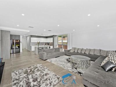 220 Auburn Rd, Auburn