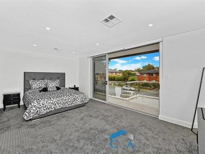 220 Auburn Rd, Auburn