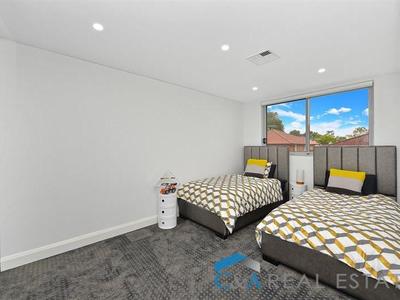 220 Auburn Rd, Auburn